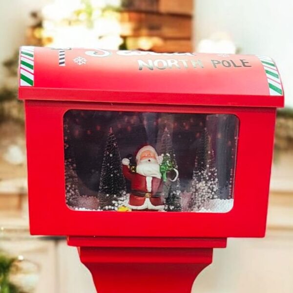 CASSETTA POSTAELE CON PIEDISTALLO CON DECORAZIONE NEVE IN MOVIMENTO E BABBO NATALE
